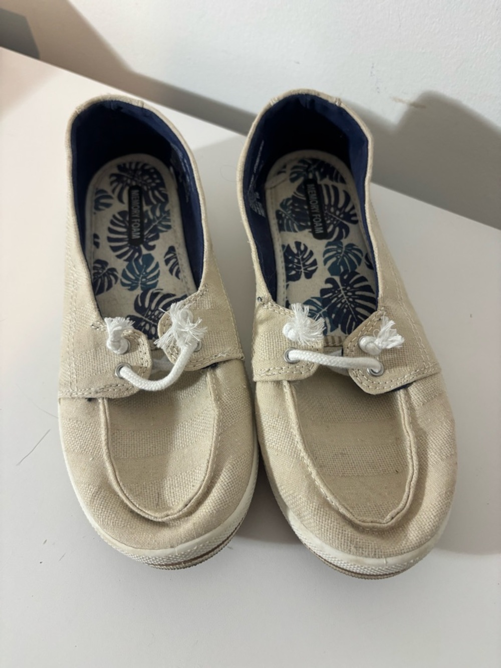 Time and Tru Women Size 7 Canvas Boat Shoes in Natural Cream Summer Slip On